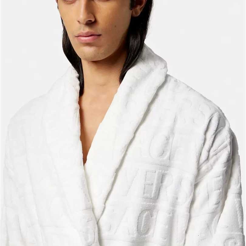 Designer Robe for Women Pajamas Mens Bathrobe Vacation Pjs Set Shawl Collar Pure Cotton Luxury Loungewear Family Couple Bath Sleeprobe Home Wear Sleep