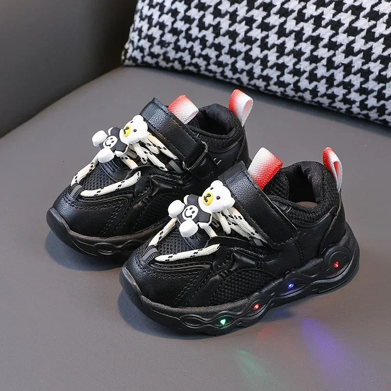 Childrens casual luminous shoes LED sparkling breathable mesh upper sports childrens chi 241216
