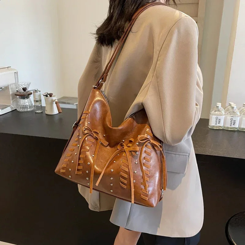 Solid Sewing Thread Fashion Tote Bags Large Capacity Interior Compartment Bags for Women Zipper Pu Womens Handbags 241216