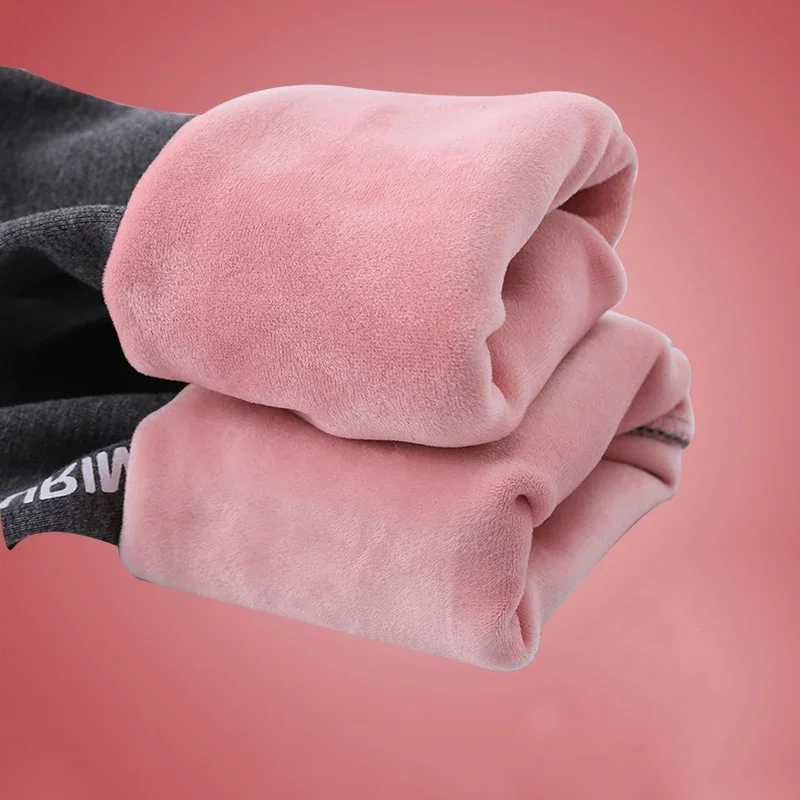 Autumn Winter Velvet Materni Leggings Pants For Pregnant Women Warm Clothes Thickening Pregnancy Trousers ClothingXJ241217