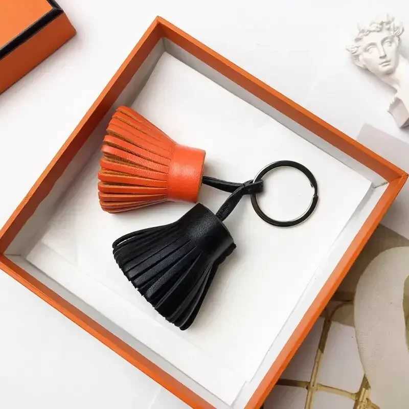 Fashionable leather double fringe edge keychain car keychain womens bag charm backpack holder decoration gift Y241216