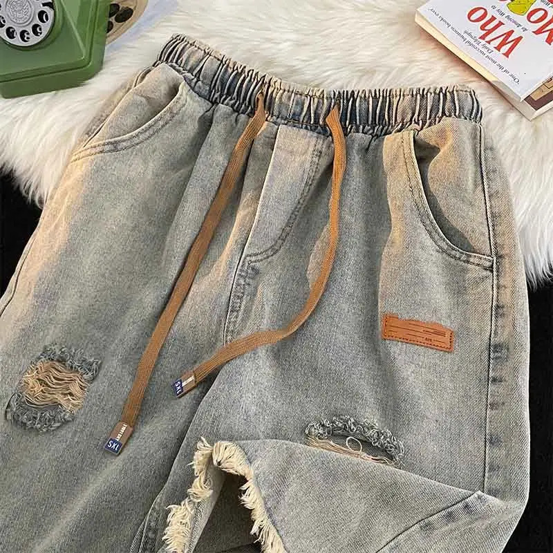 Mens fashion retro casual streetwear Y2K hole jeans shorts 2024 summer youth Harajuku pocket loose straight denim 241211
