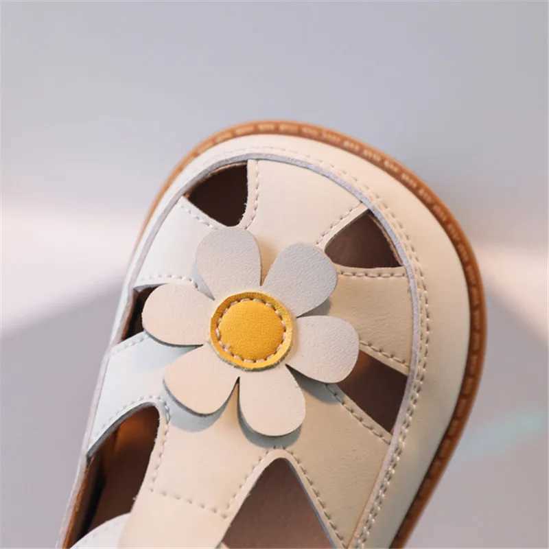 Sneakers 2024 New Summer Leather Tailored Sandals Cute Flower Soft Bottom Fashionable Childrens Shoes H241225