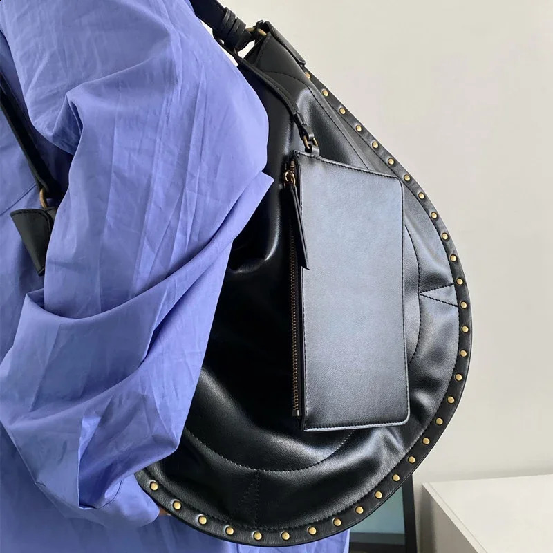 Retro matte velvet rivet saddle bag large capacity metal stud lower arm shoulder bag womens black leather handbag 241213