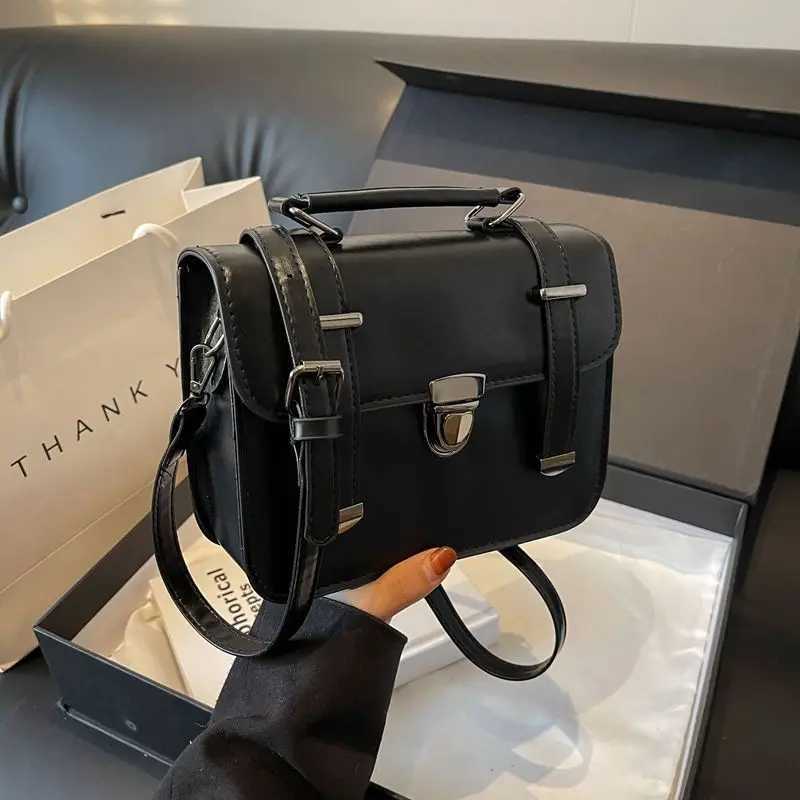 Girl 100 Retro Small Square Bag Female Student Simple Cross Body College Style Shoulder Bag Metal Buckle Decoration Y250319