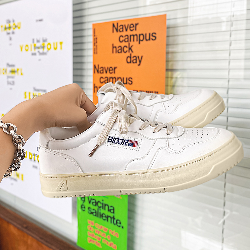 2025 spring new cream white thick sole casual board shoes male students all fashion shoes lace-up sports wind autry