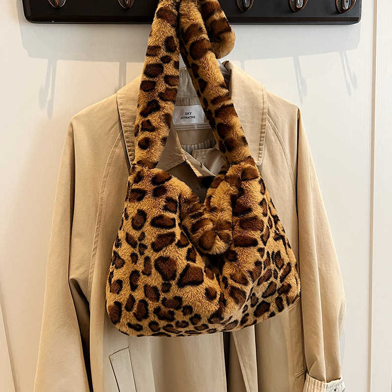 Korean fashion leopard print plush women's bag autumn winter style personalized and stylish armpit fur shoulder bag handbag 241215