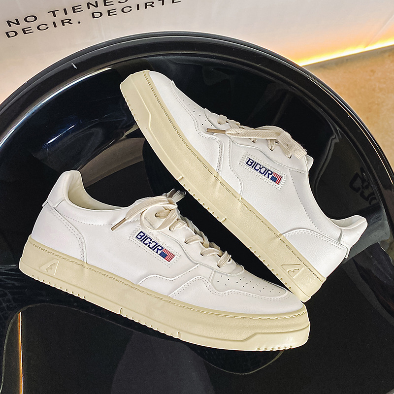 2025 spring new cream white thick sole casual board shoes male students all fashion shoes lace-up sports wind autry