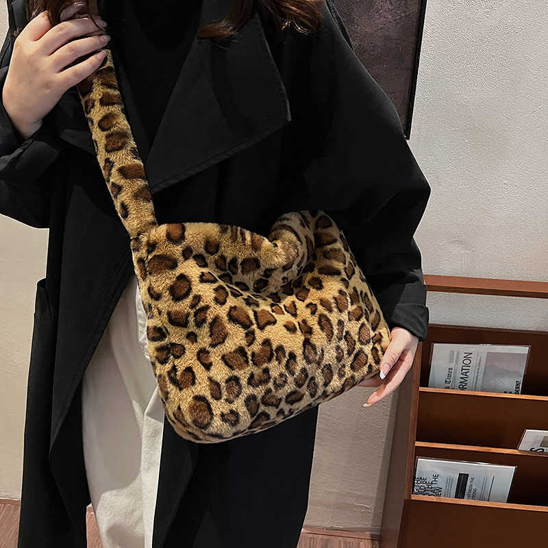 Korean fashion leopard print plush women's bag autumn winter style personalized and stylish armpit fur shoulder bag handbag 241215