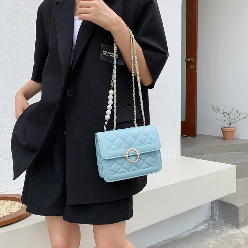 Vintage Women Small Shoulder Crossbody Purse Blue Black White Clutch Case Fashion Pearl Chain Bag