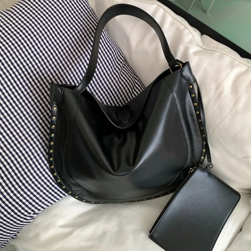 Retro matte velvet rivet saddle bag large capacity metal stud lower arm shoulder bag womens black leather handbag 241213