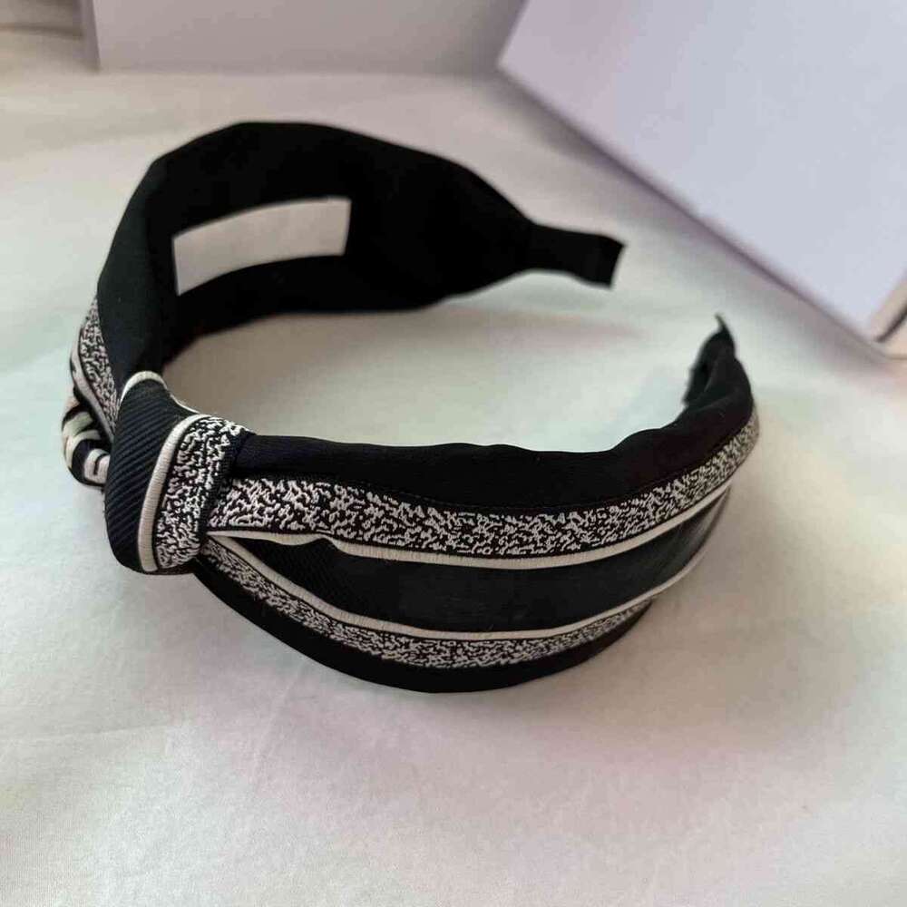 hair accessories for women with simple fabric temperament hair compression headbands broken hair clips versatile for going out autumn and winter new s