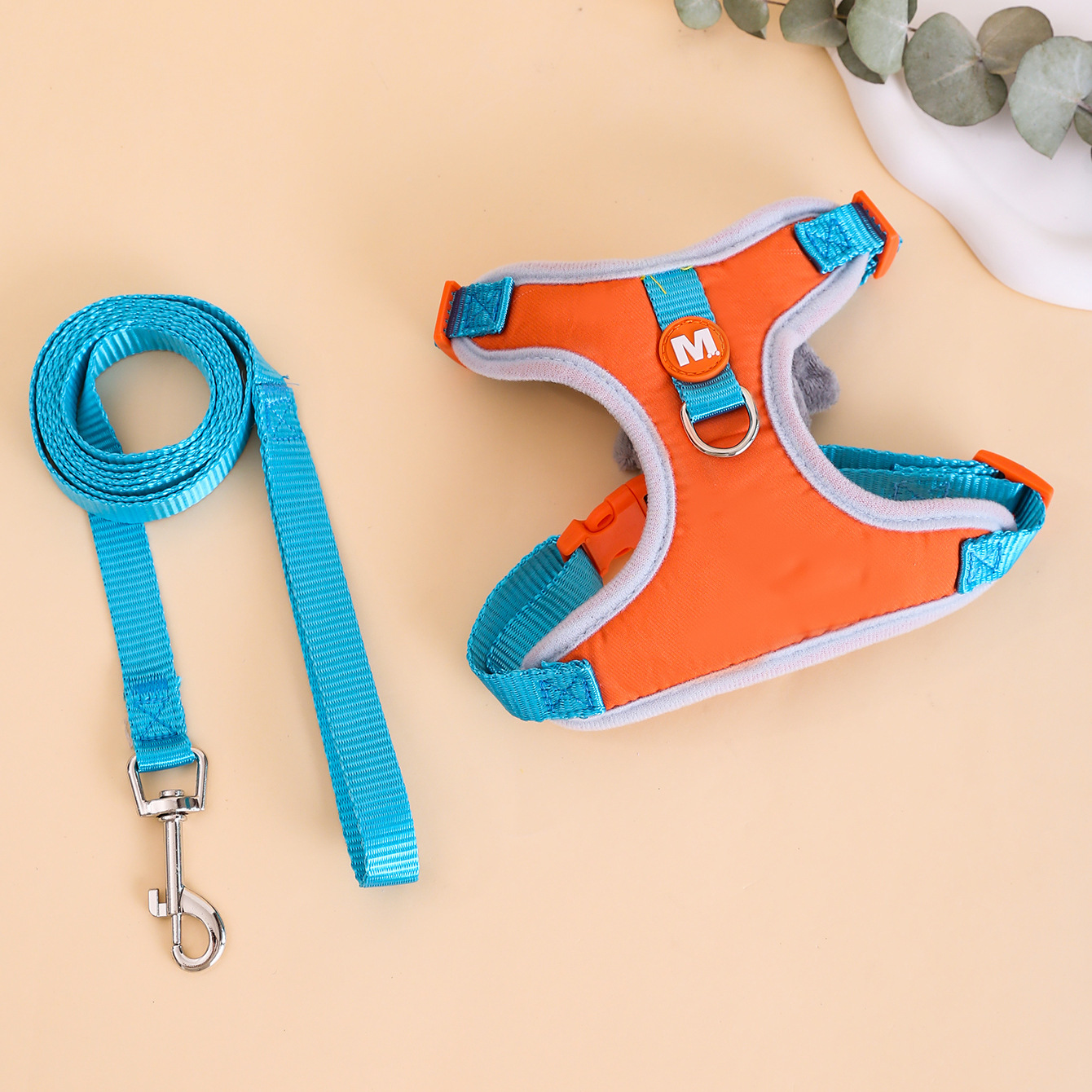 2025 new pet supplies collar, outdoor cat suspender chain, red bunny chest back style, high-quality dog leash, wholesale and free shipping in stock