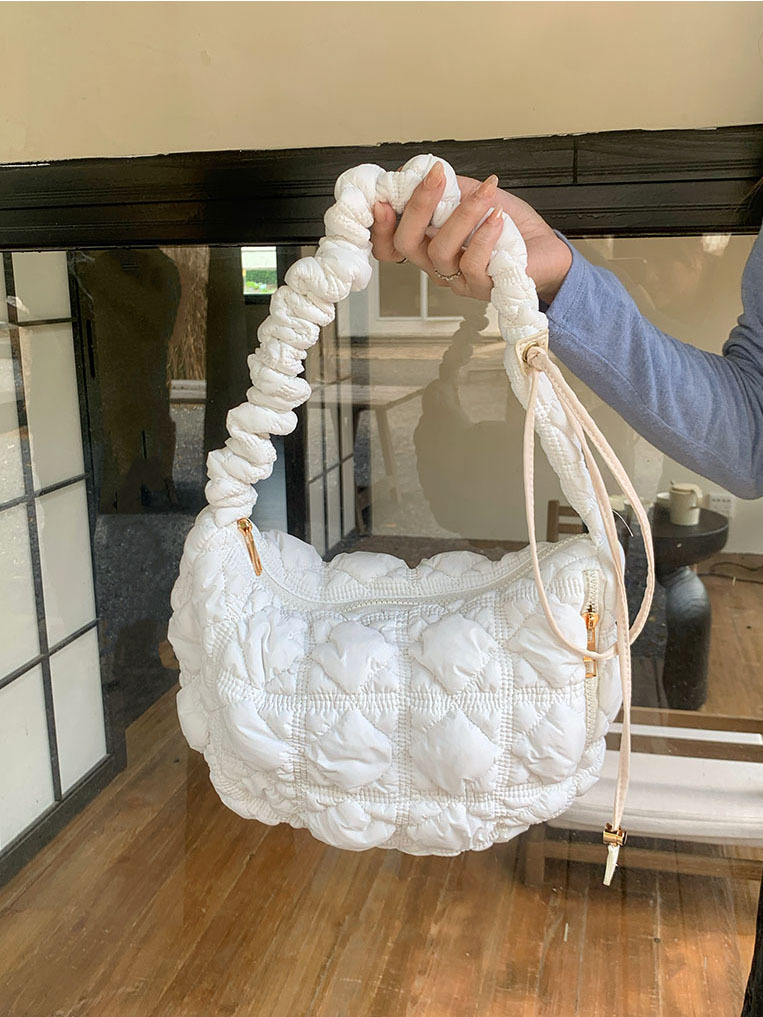 2025 New Fashion Designer Bag Women s Trendy Single Shoulder Underarm Handheld Storage Bag Casual Crossbody Bag Yunduobao