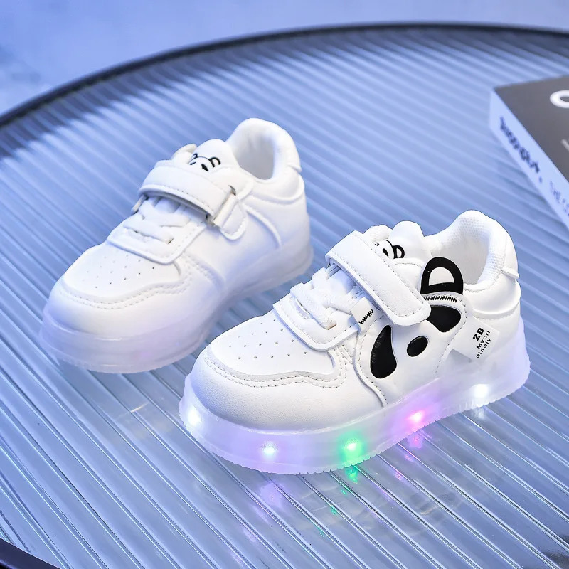 LED lights for childrens sports shoes cute cartoon boys skateboarding shoes fashionable soft sole glowing girls shoes comfortable childrens casual sho