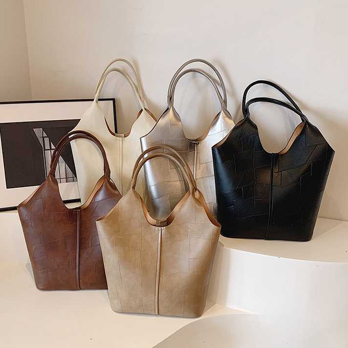 Fashionable large capacity spliced tote women's bag 2024 new Korean version trendy ins versatile commuting single shoulder mother and child bag 2