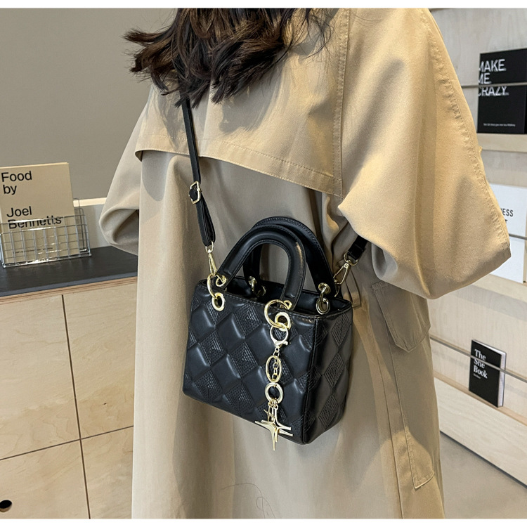 Fashion Shoulder Bag Women's Square Handbag: Multifunctional Crossbody Classic Design, Lightweight For Daily Use, Available In New Free Delivery 
