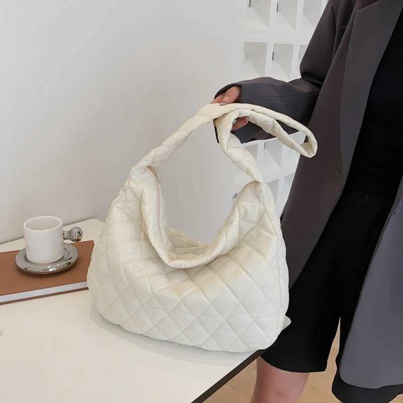 Womens Vintage Nylon Shoulder Underarm Bag Female Casual Waterproof Crossbody Hobo Bags For Lady Quilted Large Capacity HandbagC241217