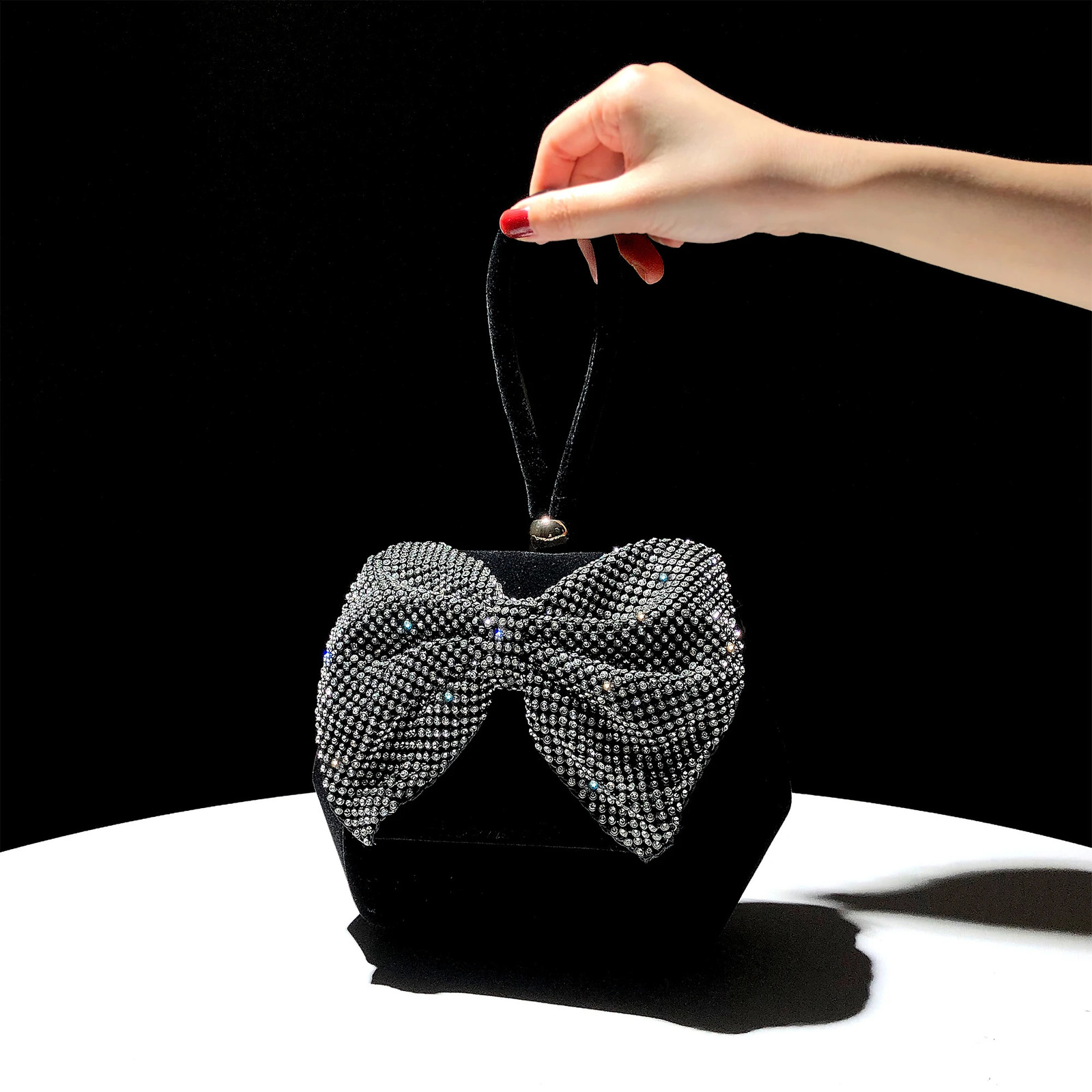 Fashionable womens handbag velvet vagabond bag sparkling diamond bow evening bag wedding party clutch wallet shoulder bag 241213