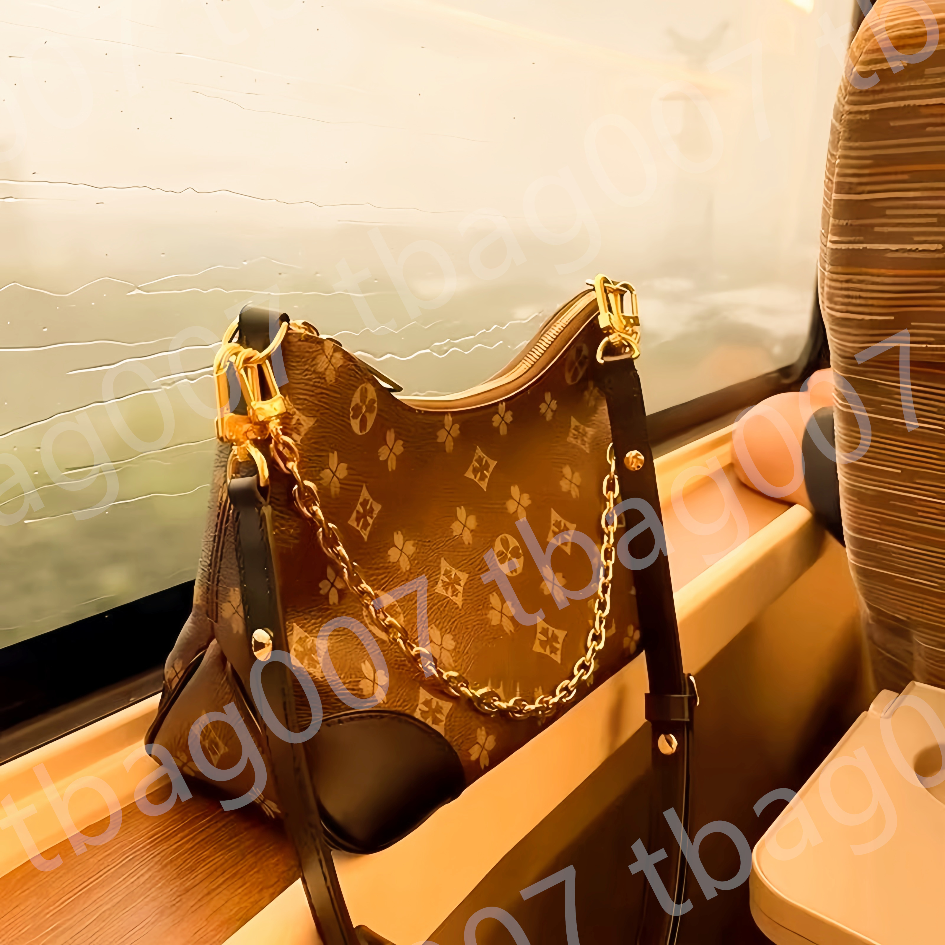 Designer Shoulder Bag Tote Women Crossbody Bags Leather Luxury Old Flower Diane Baguette Handbag Large-capacity Canvas Strap Embossed Letters Woman Wallet Purse