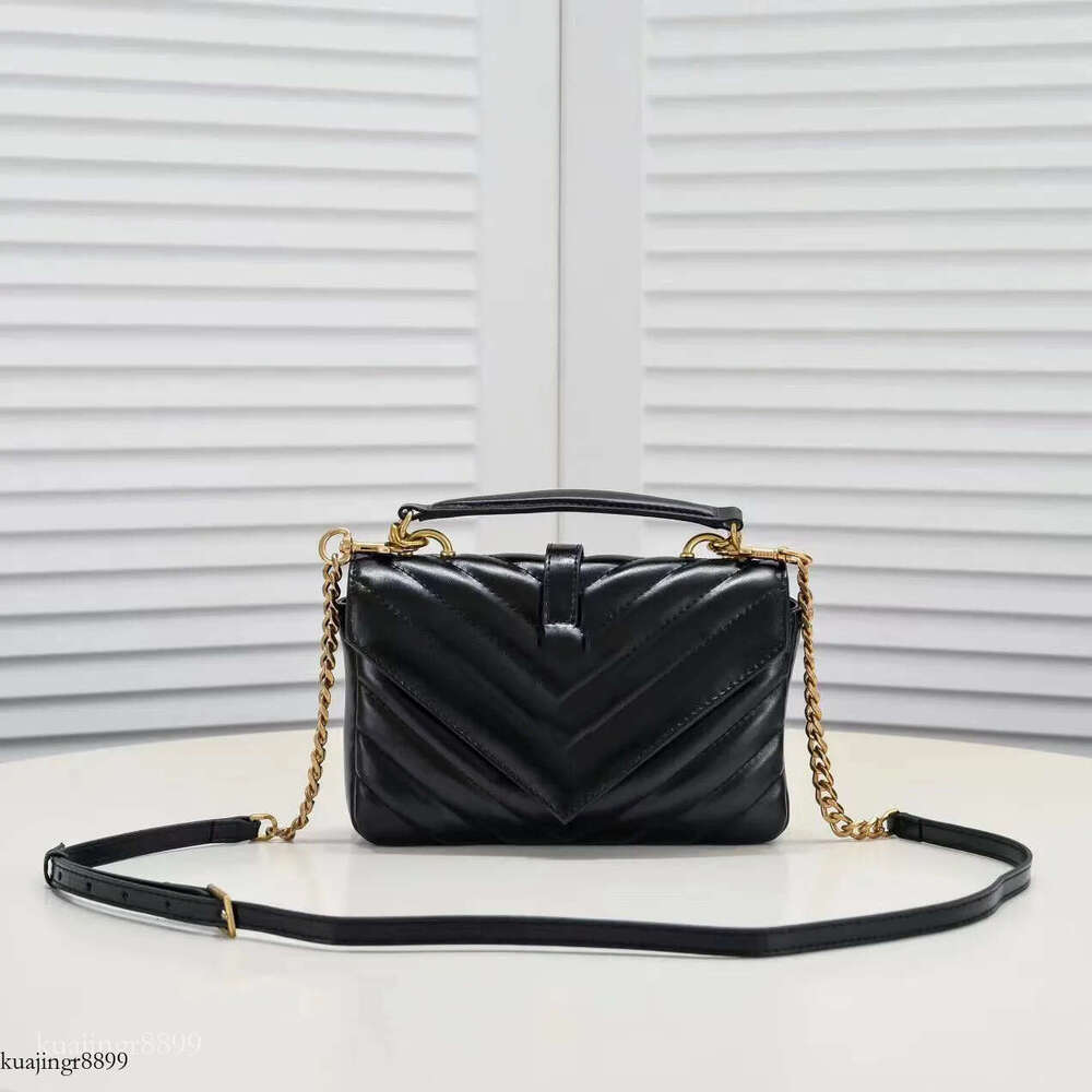 Designer bag 2024 new mini mailman bag high-end oil sensitive wax leather detachable chain shoulder strap can be carried by hand or slung diagonally