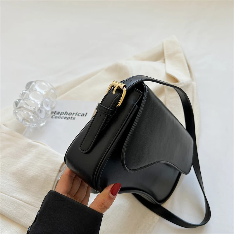 Vintage Shoulder Bag for Woman Chain Handbag Black Crossbody Bags Underarm 241213