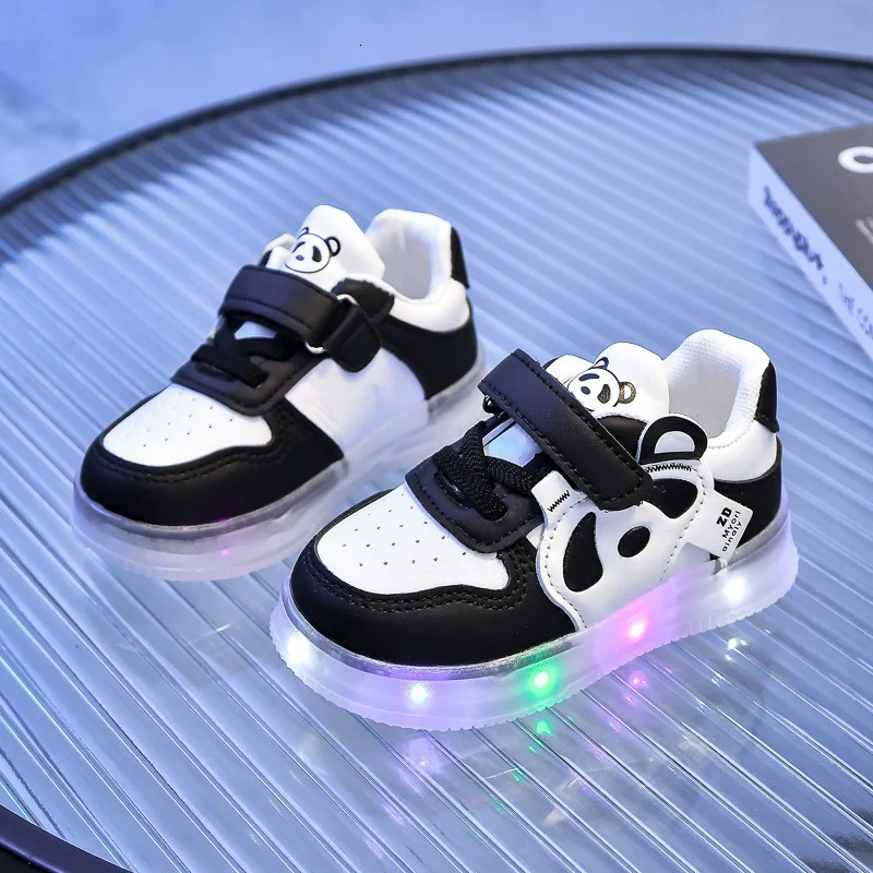 LED lights for childrens sports shoes cute cartoon boys skateboarding shoes fashionable soft sole glowing girls shoes comfortable childrens casual sho