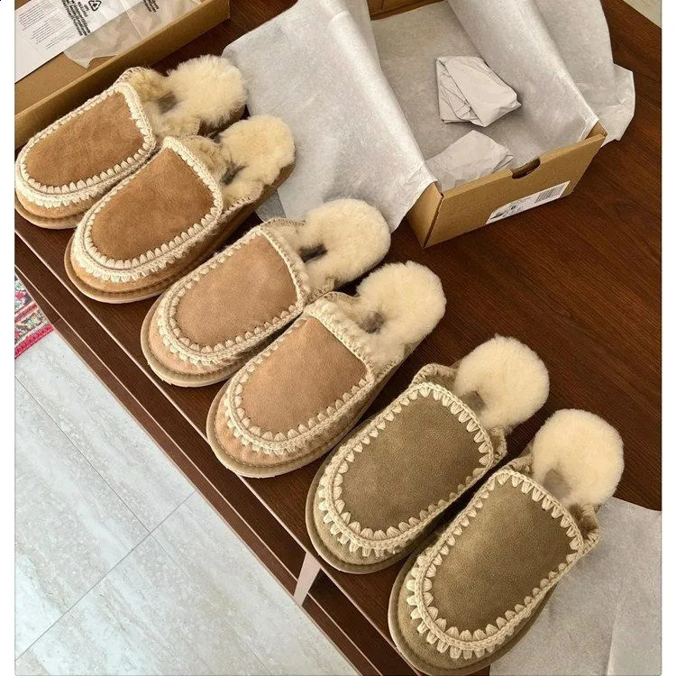 Womens flat shoes round toe casual womens sports shoes sliding on Loafers fur dress winter retro sliding on womens shoes 241213