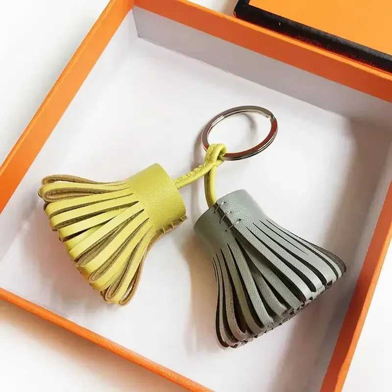 Fashionable leather double fringe edge keychain car keychain womens bag charm backpack holder decoration gift Y241216