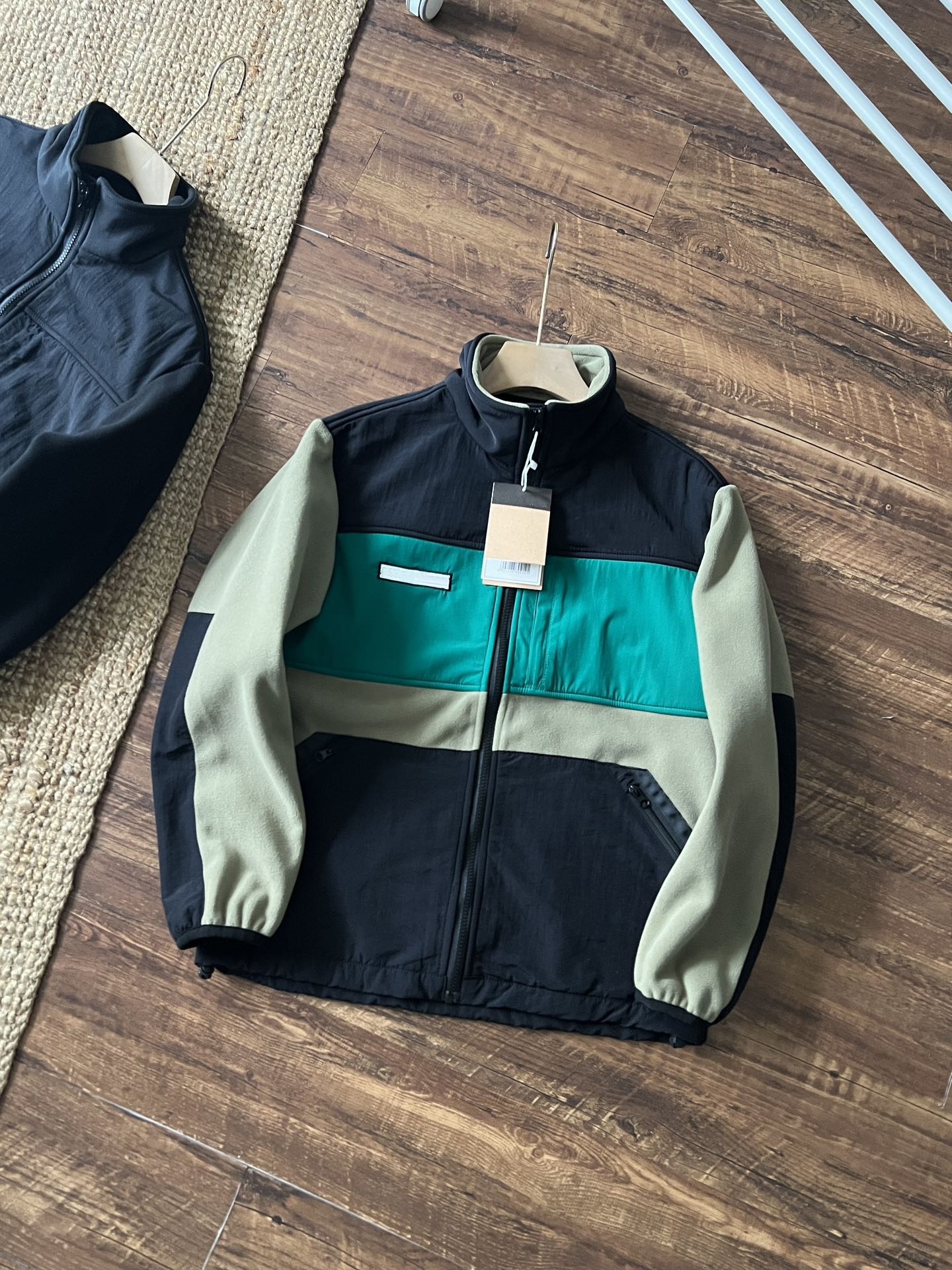 Autumn and Winter Men's Loose Outdoor Windproof Warm Standing Collar Fleece Jacket Coat Men Woven Embroidered Logo Jackets