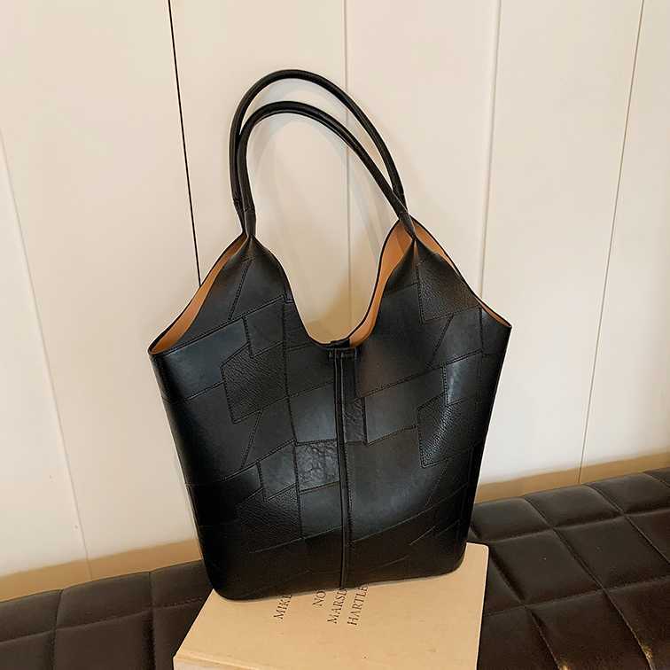 Fashionable large capacity spliced tote women's bag 2024 new Korean version trendy ins versatile commuting single shoulder mother and child bag 2