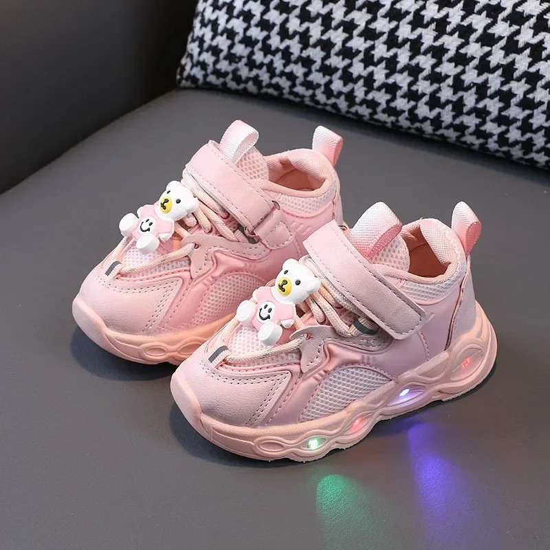 Childrens casual luminous shoes LED sparkling breathable mesh upper sports childrens chi 241216