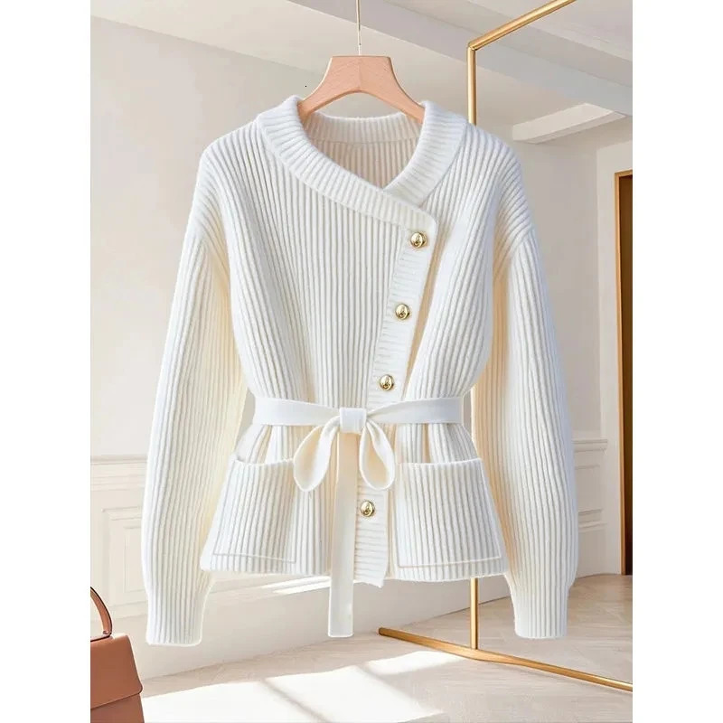 High-end And Super Nice Blue Sweater Jacket Women Clothing 2025 Winter Style Unique And Unique Knitted Sweater Top 241216