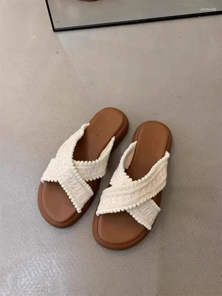 Slippers Shoes Women Flat Platform Shale Female Beach Slides Pantofle Fashion Soft Sabot 2024 Scandals Summ