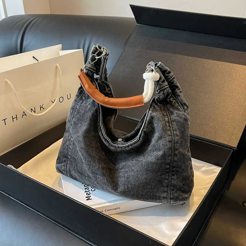New Free Delivery Denim Shopper Purse Fi Wen Totes Shoder Bag Fem Khaki Canvas Designer French Style Underarm Handbag Z250210 Designer Bag Luxury Bag 