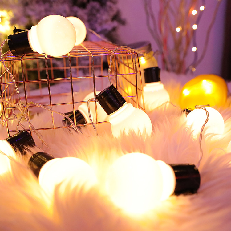 Elegant Vintage Design LED Xmas Tree Lighting Set with Portable Battery Holder for Garden Illumination
