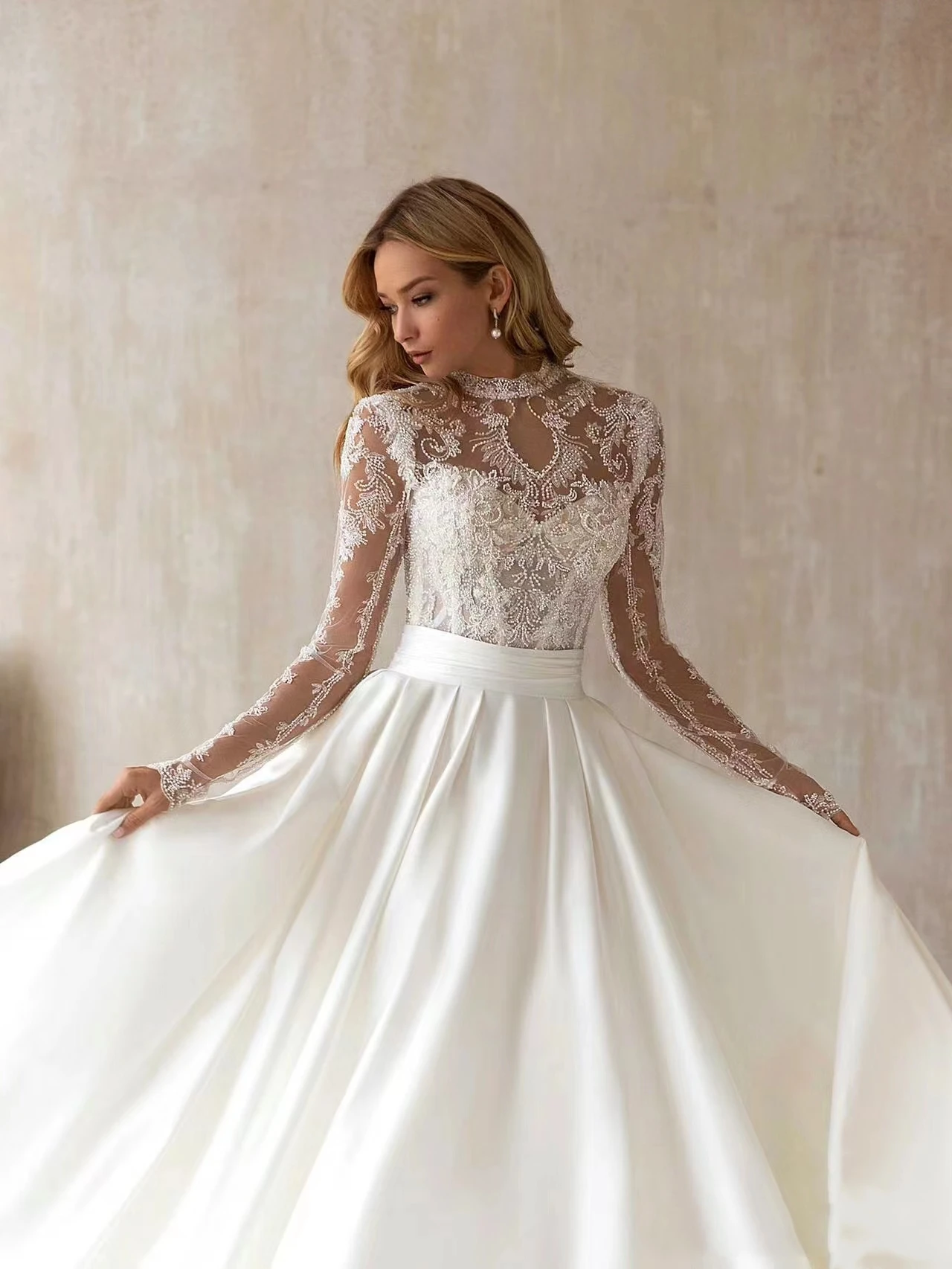 Classic Mermaid Wedding Dresses For Women High Collar Long Sleevess Gown Sequins Appliques Detachable Train Customized Dress