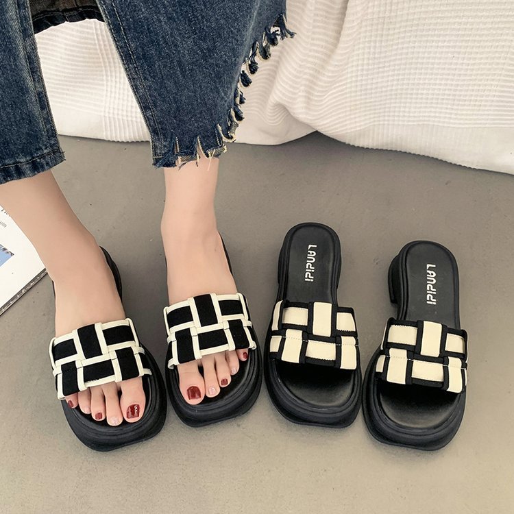 Women Slippers Thick Sole French Sandals Outdoor Wear New Fashion Woven Slip-on Versatile Design Sense Triple Black Beige Free shipping 30da 65c