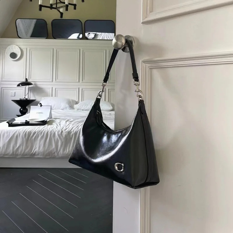 fully matched red glossy oil wax cowhide lower arm shoulder bag high-quality daily womens handbag silver 241213