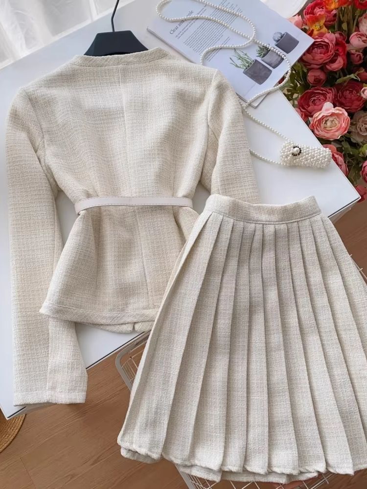 Small Fragrance Tweed Woolen 2 Pieces Matching Sets Women's V Neck Dias Pearls Short Jacket Coat + Mini Pleated Skirt Suits