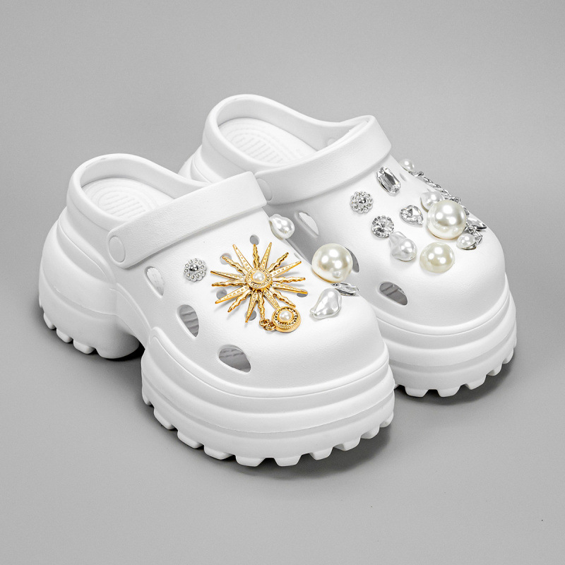2025 New Fashion Sun Thick Bottom Hole Shoes Women Summer Increase DIY Accessories Outer Wear Beach Baotou Sandals Slippers Designers Footwear