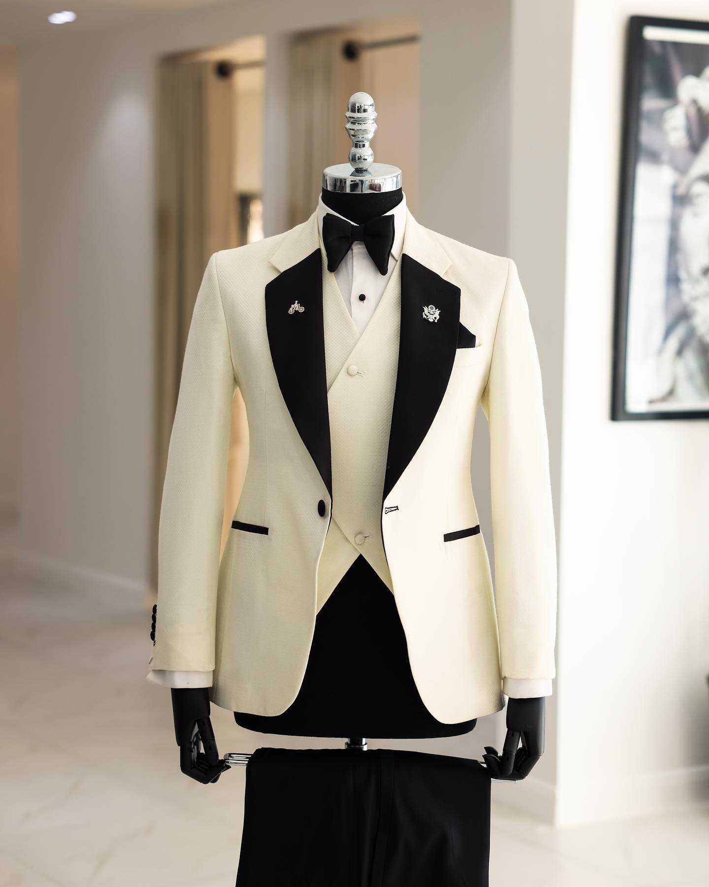 Gentleman Wedding Suits 3 Piece Set Jacket Vest Pants Notched Lapel Men Tuxedos One Button Groom Tuxedo Party Events Customized
