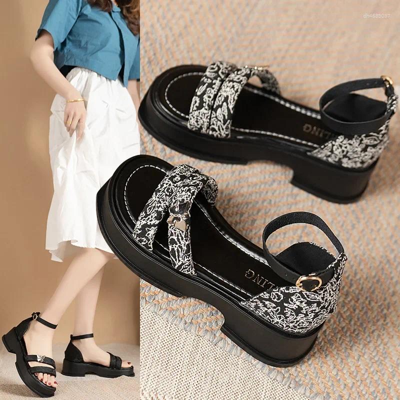 Sandals Women Summer Cross Soft Soles With A Single Button Thick Beach Shoes Trend Manufacturers zhanyishengli