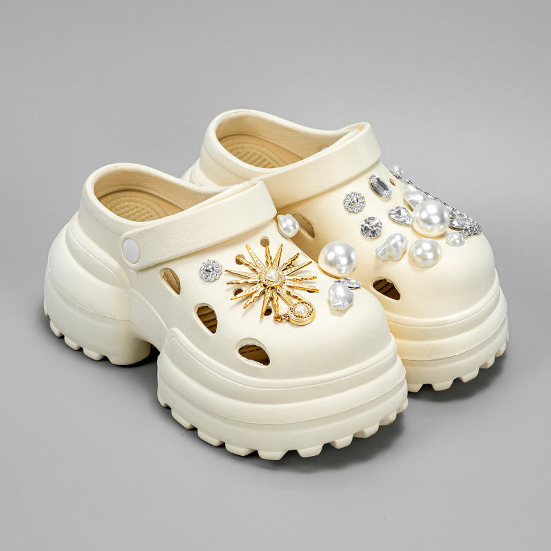 2025 New Fashion Sun Thick Bottom Hole Shoes Women Summer Increase DIY Accessories Outer Wear Beach Baotou Sandals Slippers Designers Footwear