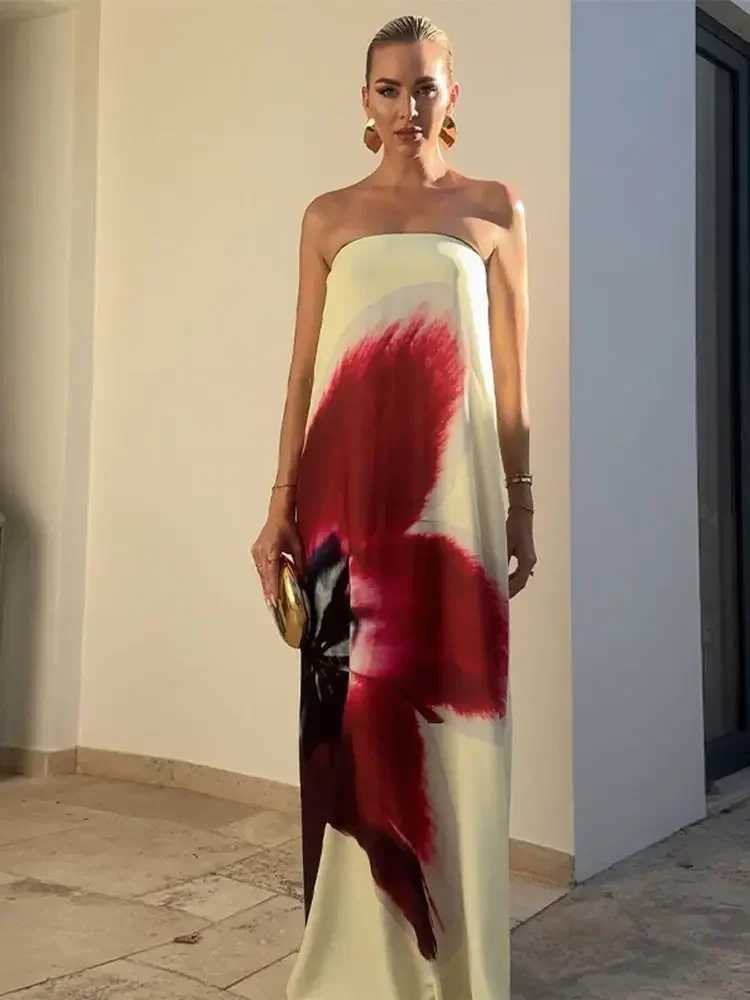 2025 Women Summer New Floral Printed Strapless Loose Dresses Casual Off Shoulder Sveless Maxi Dress Lady Vacation Beach RobesXJ241218