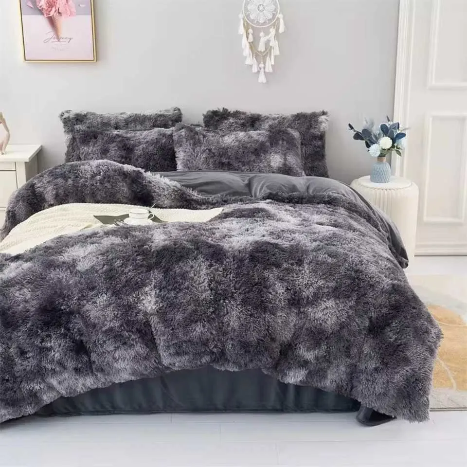 Warm comfortable plush three piece bedding set with down duvet cover box skin friendly fabric single and twin beds Ul X2410291