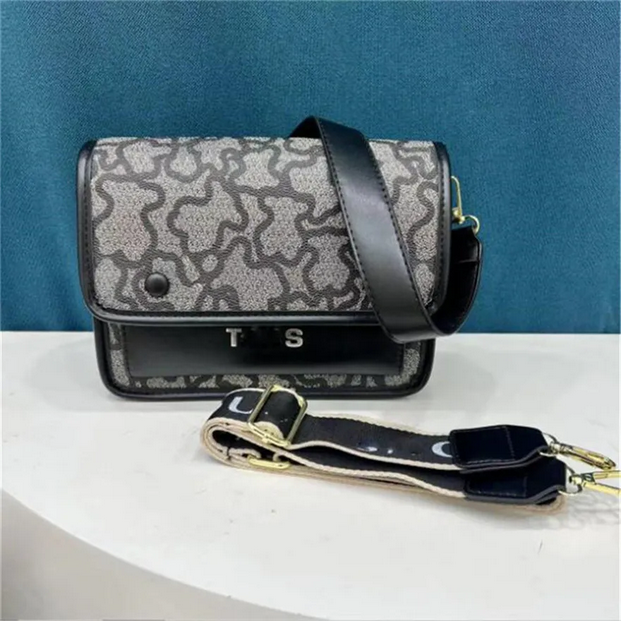 2024 Tus La Rue Audree Crossbody Bag Designer Women Solid Leather Flap Magnetic Buttons Handbag Black White Pink Purse Shoulder Satchels Bags Cross Body a1