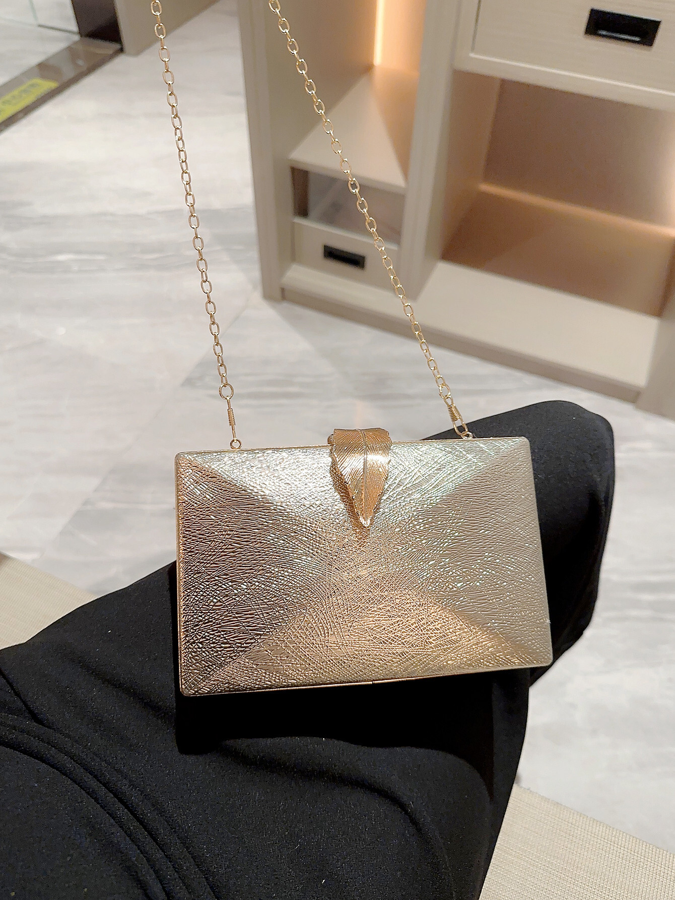 Women's Fashion Gold Leaf Buckle Box Dinner Chain Evening Dress Bag Party Prom Clutch