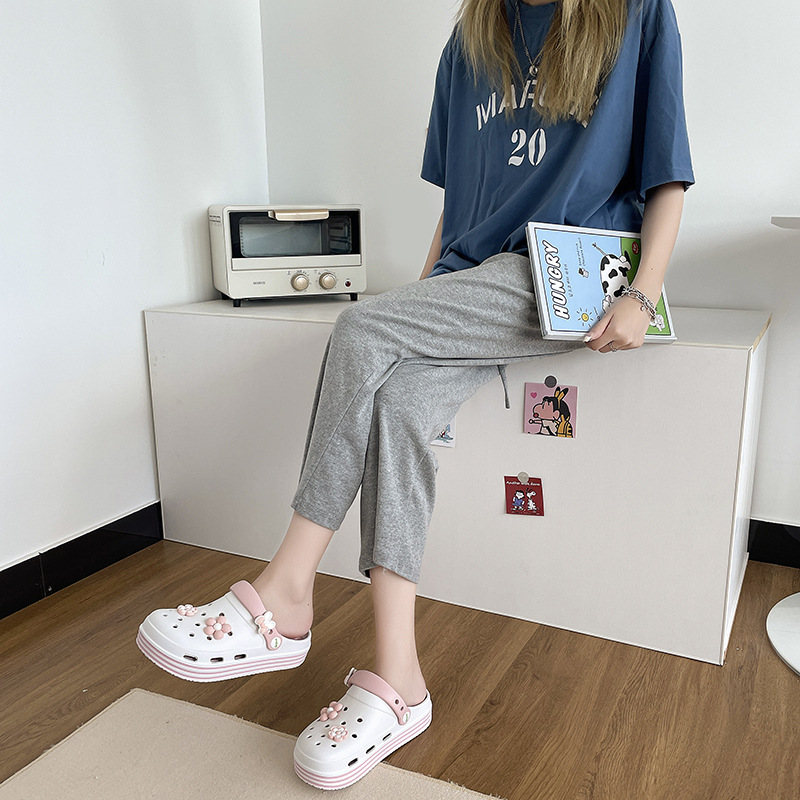 Summer Women's Hole Shoes Thick Soft Sole Anti Slip Garden Shoes Fashion Women's Sandals Wear Anti Slip Summer Beach Shoes 2025