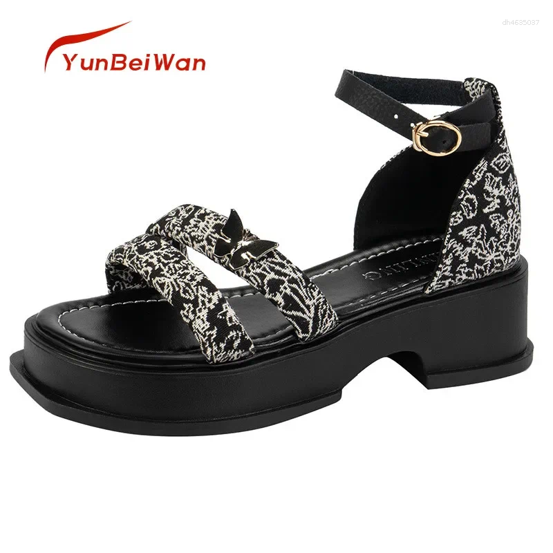 Sandals Women Summer Cross Soft Soles With A Single Button Thick Beach Shoes Trend Manufacturers zhanyishengli